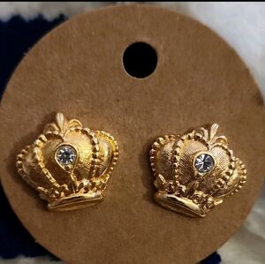 Avon Regal Crown Post Earrings 0.6" Gold Tone Rhinestone 1980's Earrings